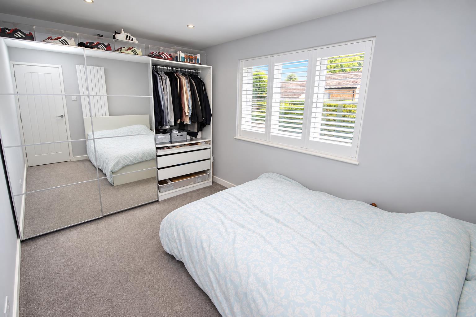 Simons Close, Tilehurst, Reading